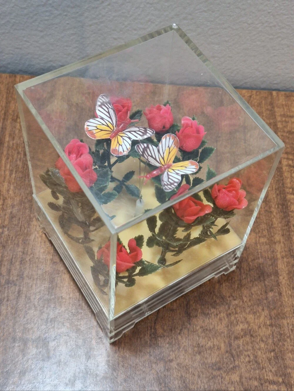 Vintage 1970s Aryclic Lucite 5 Inch Butterfly Pink Roses Music Box Works Retro